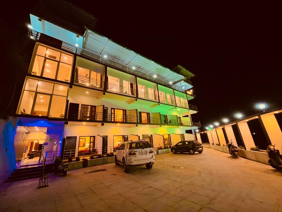 Sitara Resort, Scenic Mountain View Rooms With Balcony & Terrace ムスーリー エクステリア 写真