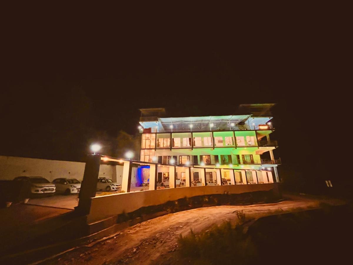 Sitara Resort, Scenic Mountain View Rooms With Balcony & Terrace ムスーリー エクステリア 写真